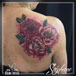 Tatouage - Trois roses en couleurs sur l'omoplate