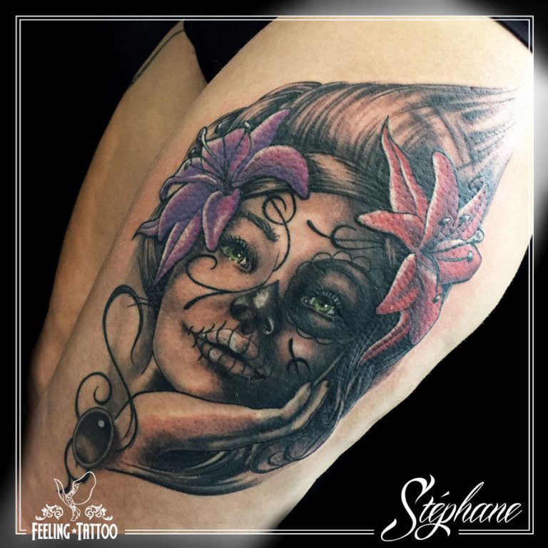 Tatouage - Portrait Catrina en noir et gris et fleurs en couleurs