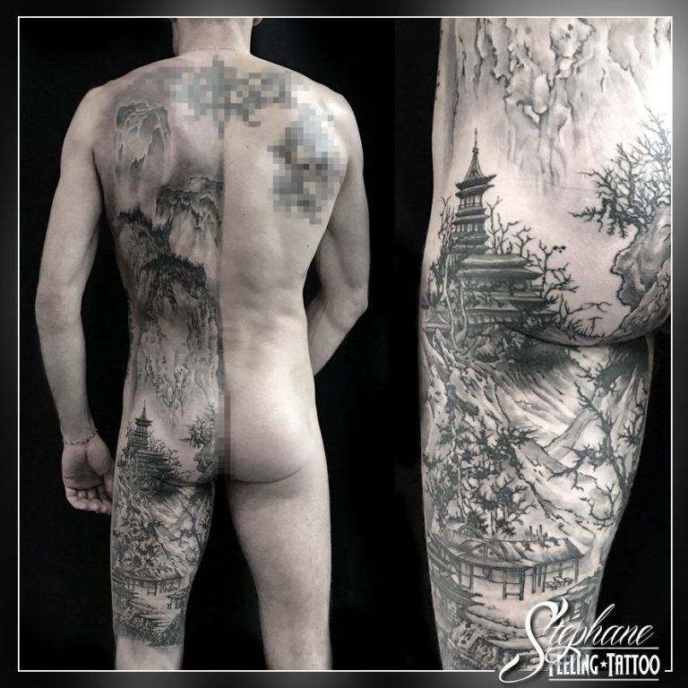 Tatouage - Reproduction oeuvre originale japonaise en noir et gris, moitié de dos, fesse et cuisse (cicatrisé)
