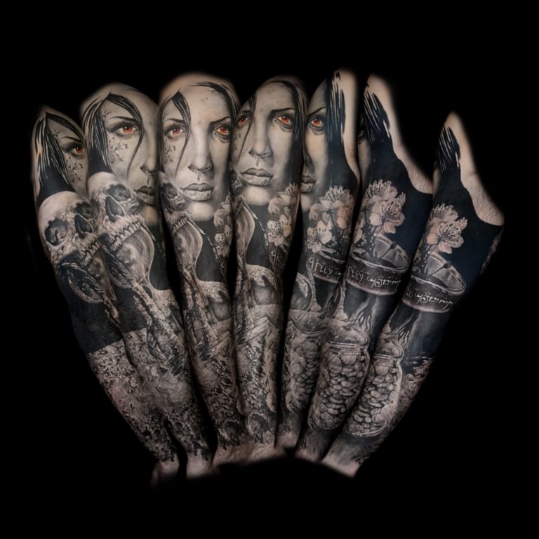 Tatouage - Manchette bras complet réaliste en noir et gris (cicatrisé)